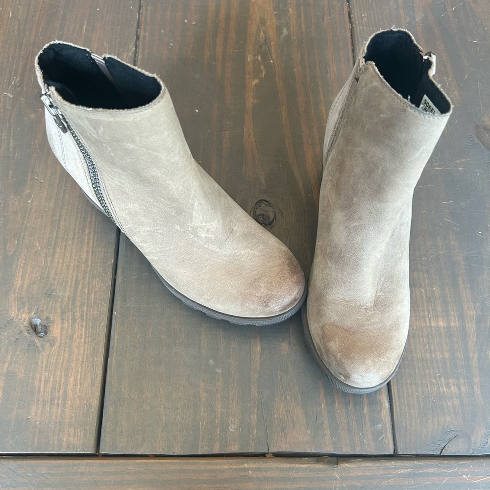 Sorel Joan of Arctic Wedge II Zip Ankle Booties‎ Womens Size 6.5